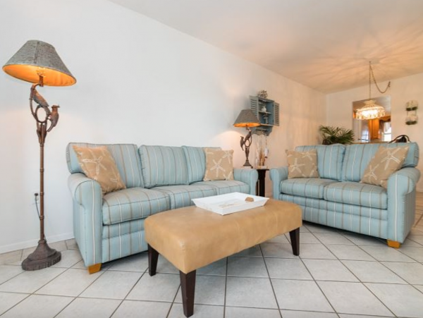 Beachfront Value Two Bedroom Condo Sleeps 6 Guests